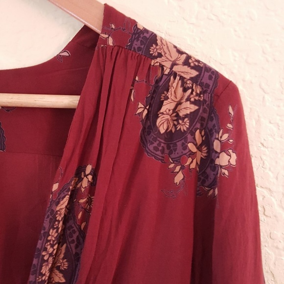 Ecote Charlotte Plunging V Floral Romper - Picture 5 of 5